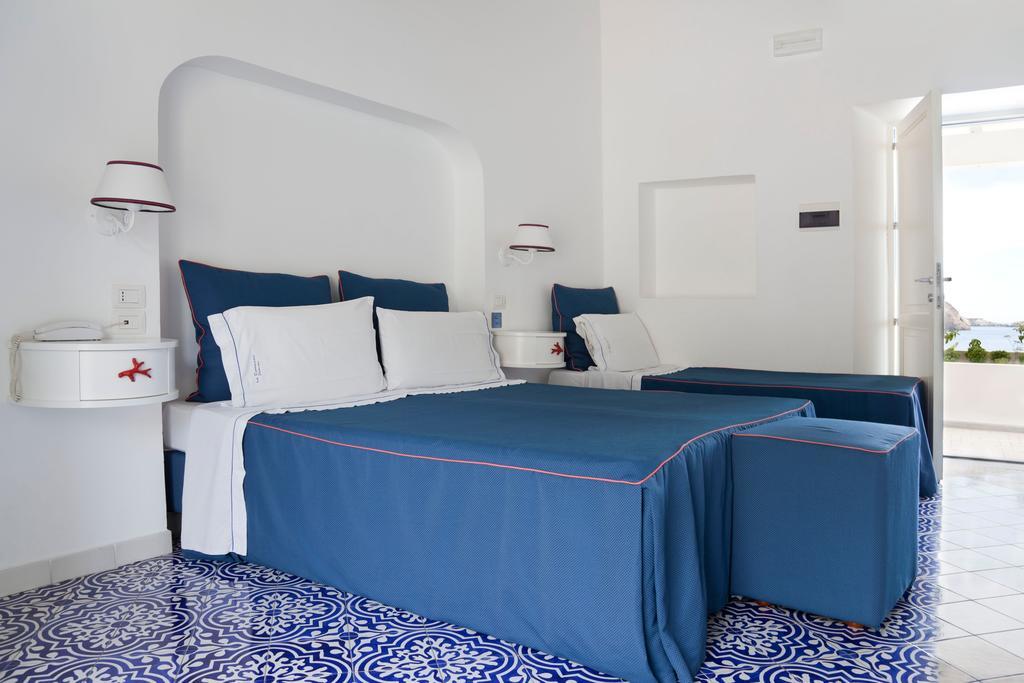 Hotel La Terrazza Panarea Chambre photo