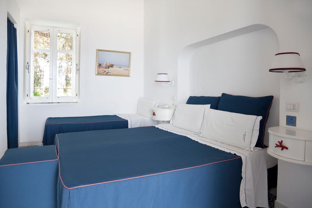 Hotel La Terrazza Panarea Chambre photo