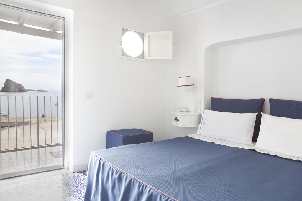 Hotel La Terrazza Panarea Extérieur photo